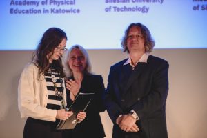 Annika Moppel accepting her special prize at EUCYS 2024